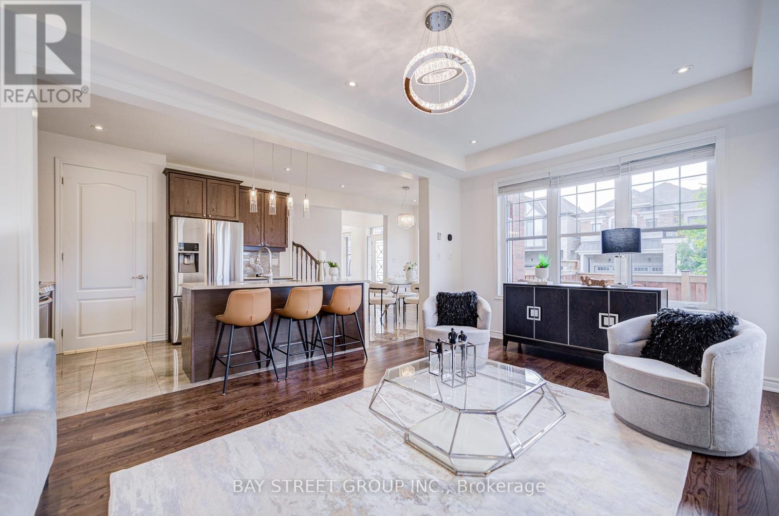 Photo 21 of 160 Westfield Drive, Whitby ON