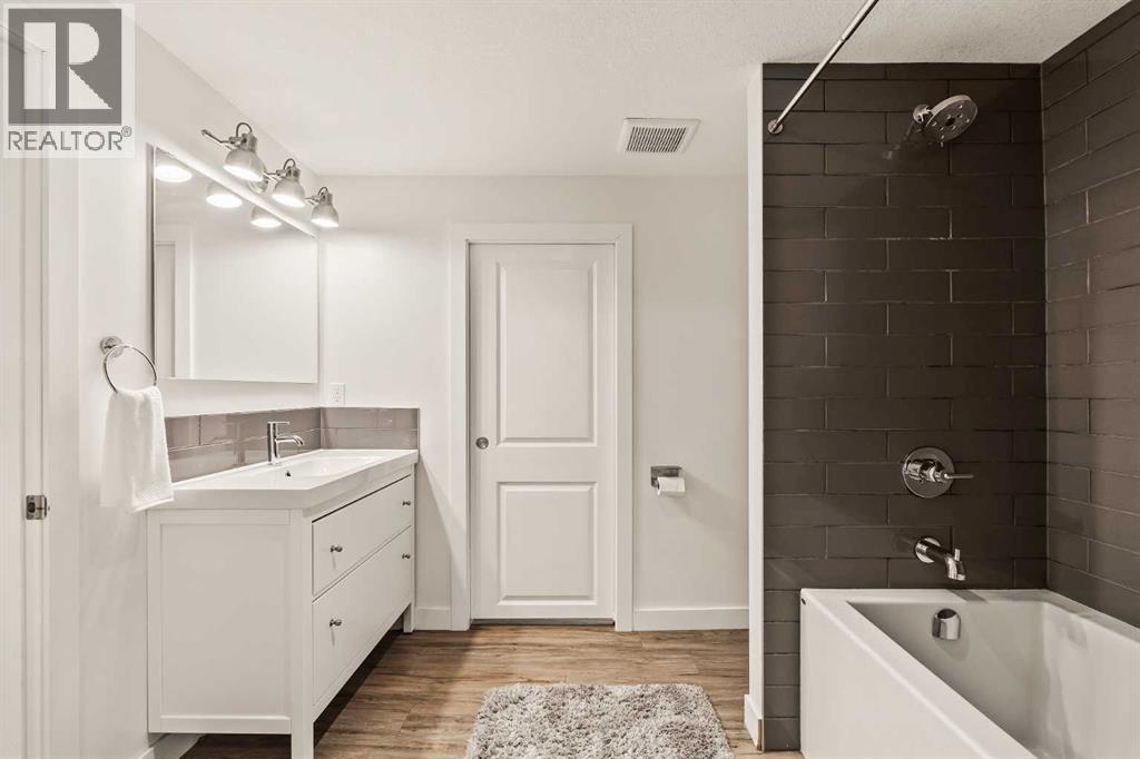 Photo 33 of 25 Kirby Place Sw, Calgary AB