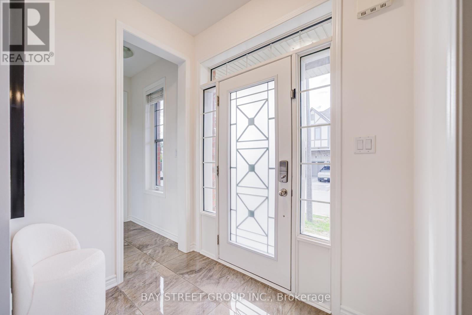 Photo 6 of 160 Westfield Drive, Whitby ON