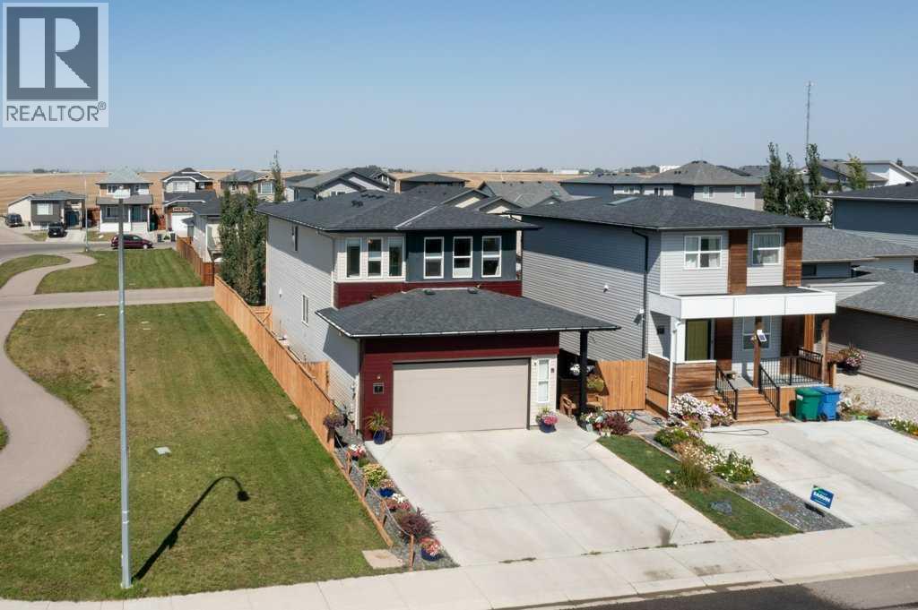 Photo 3 of 7 Greywolf Road N, Lethbridge AB