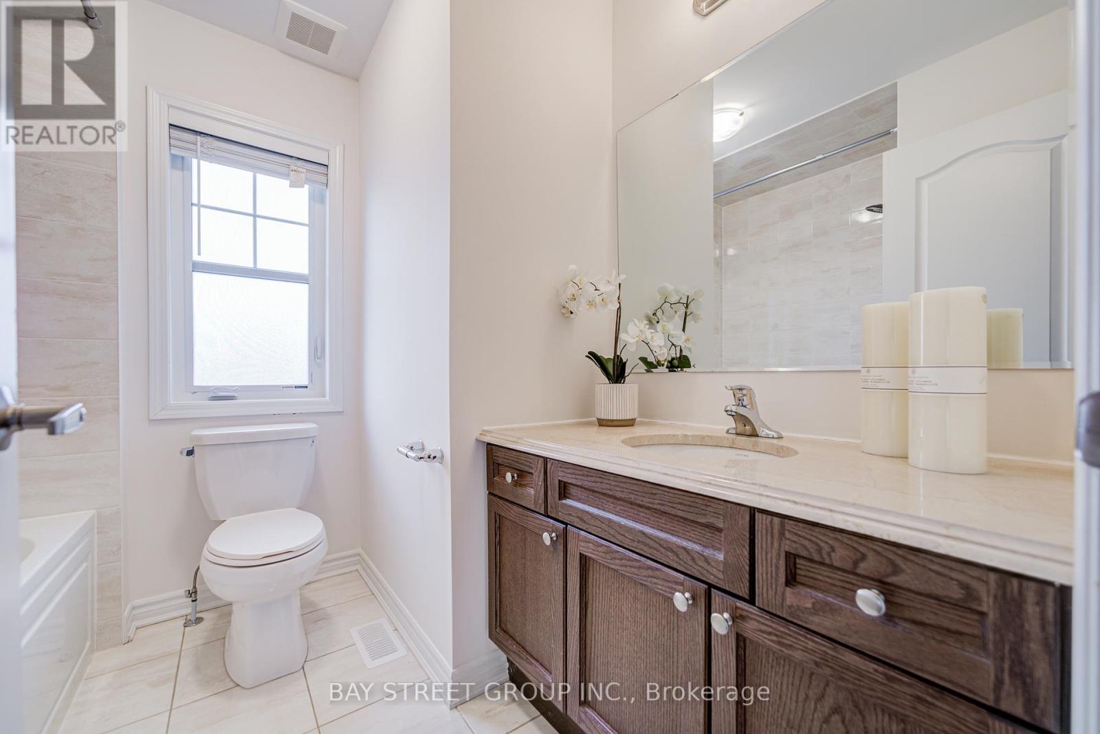 Photo 31 of 160 Westfield Drive, Whitby ON