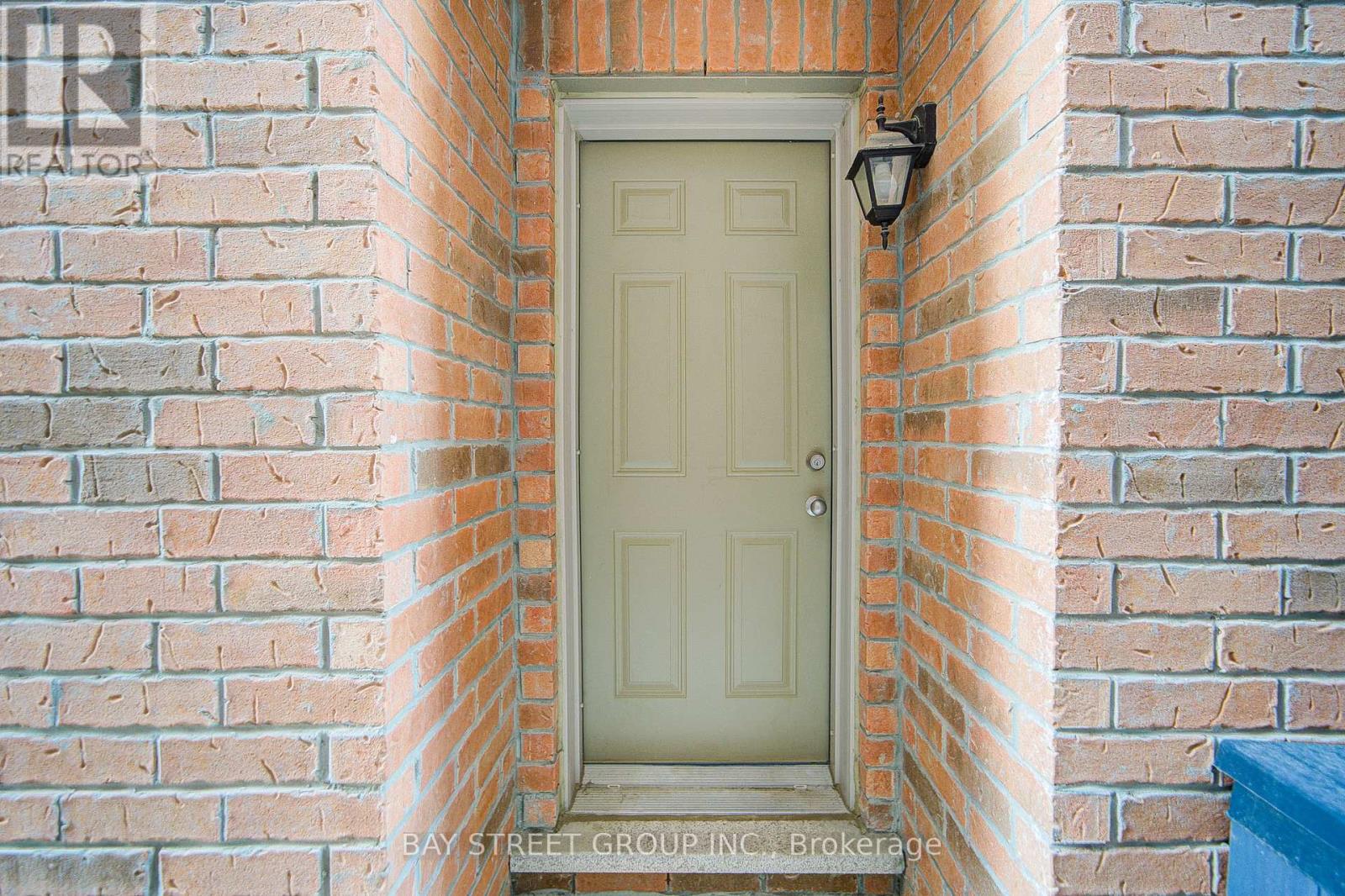 Photo 42 of 160 Westfield Drive, Whitby ON
