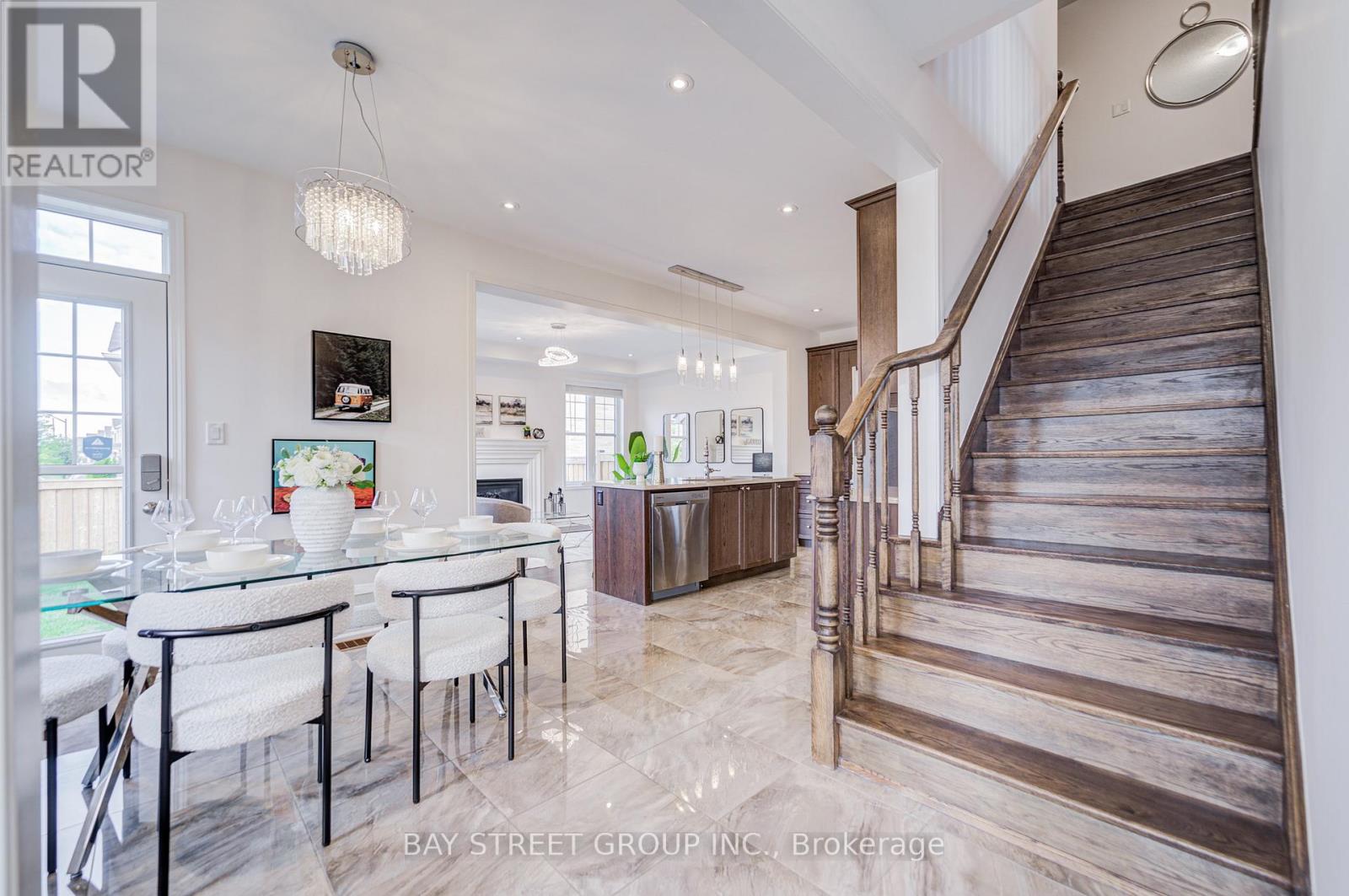 Photo 8 of 160 Westfield Drive, Whitby ON