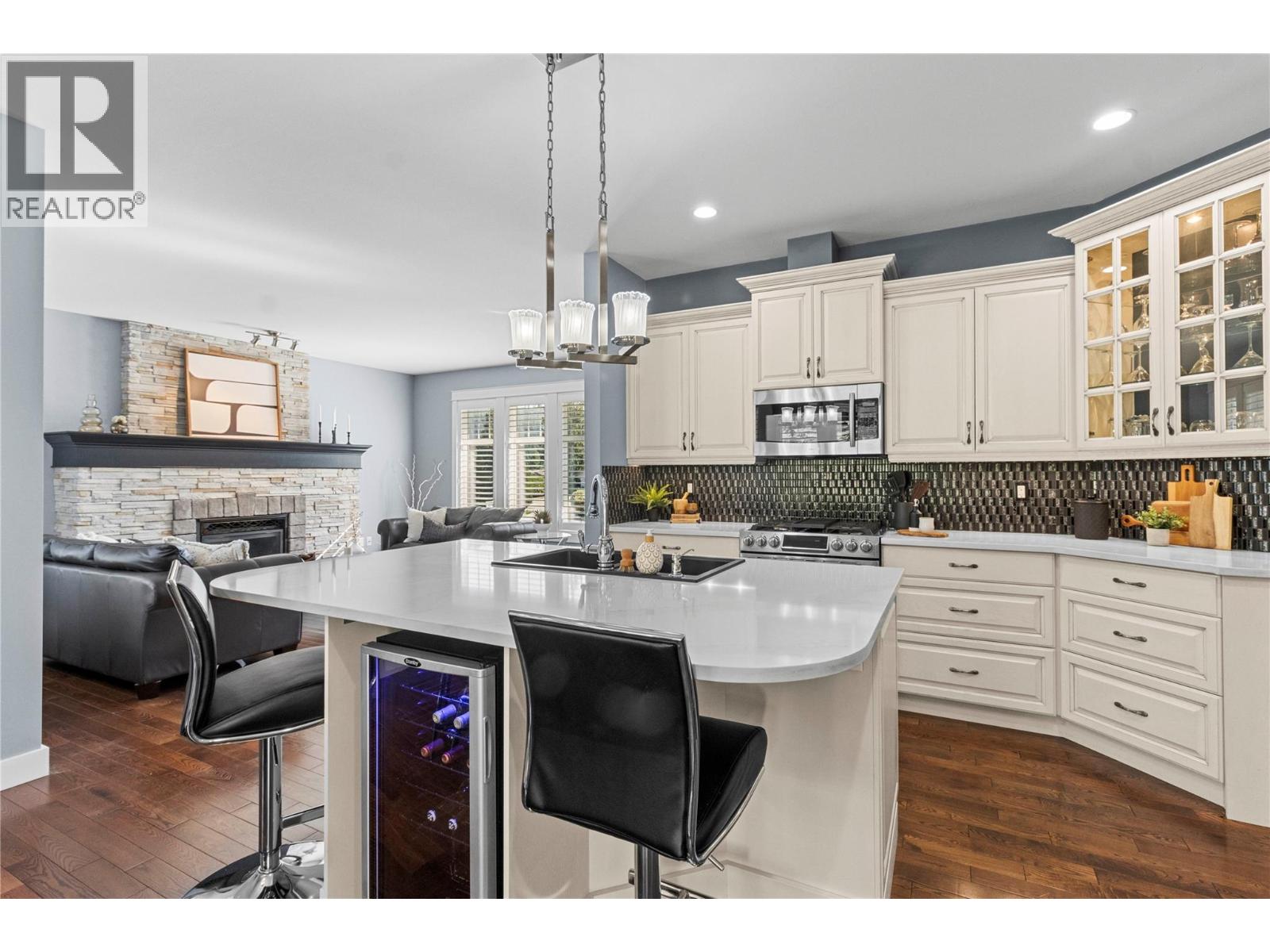 2734 Golf Course Drive, Blind Bay