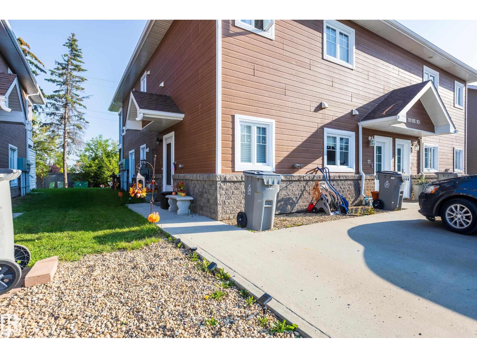Photo 22 of 12 10105 101 Av, Morinville AB