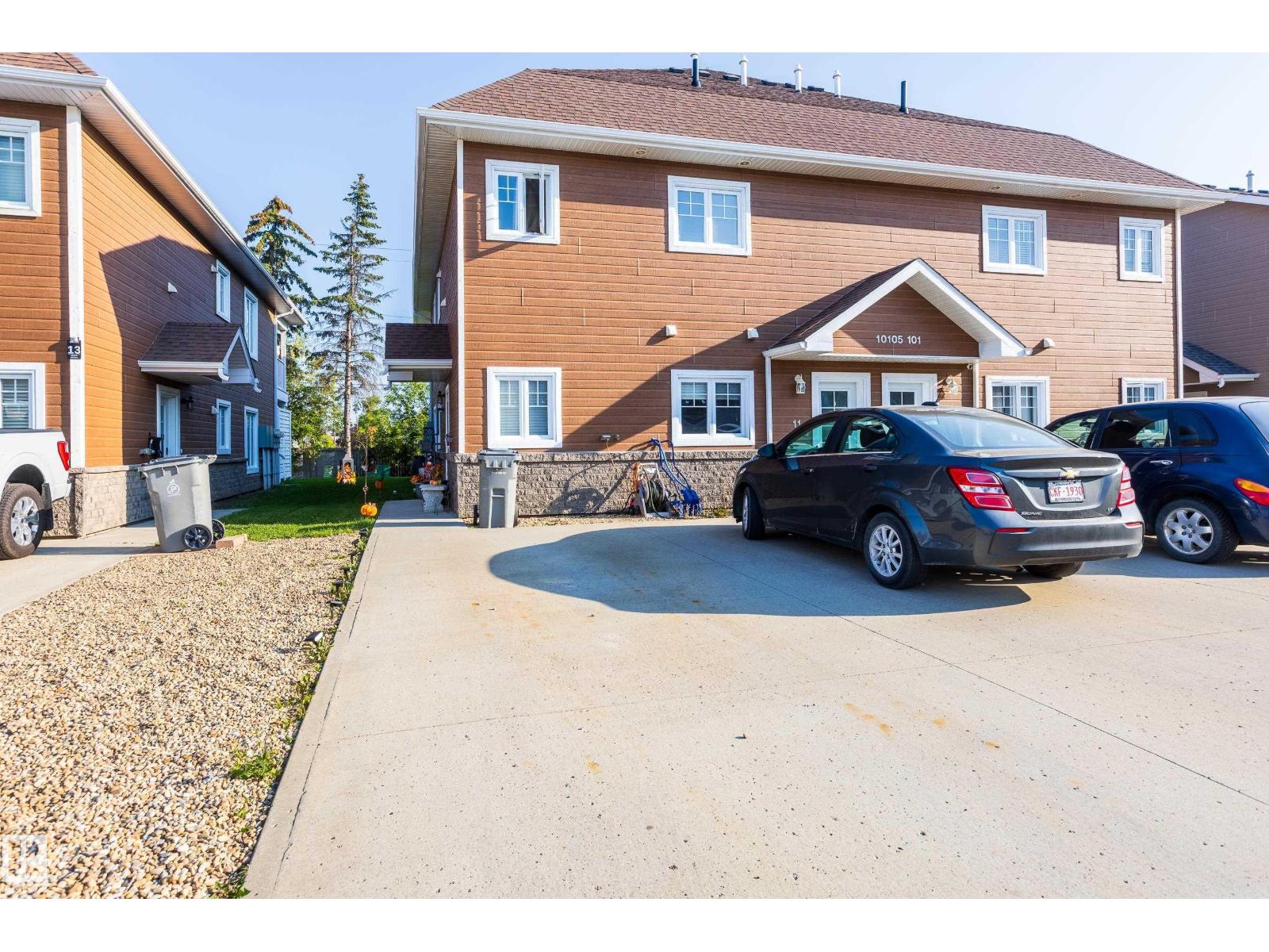 Photo 23 of 12 10105 101 Av, Morinville AB