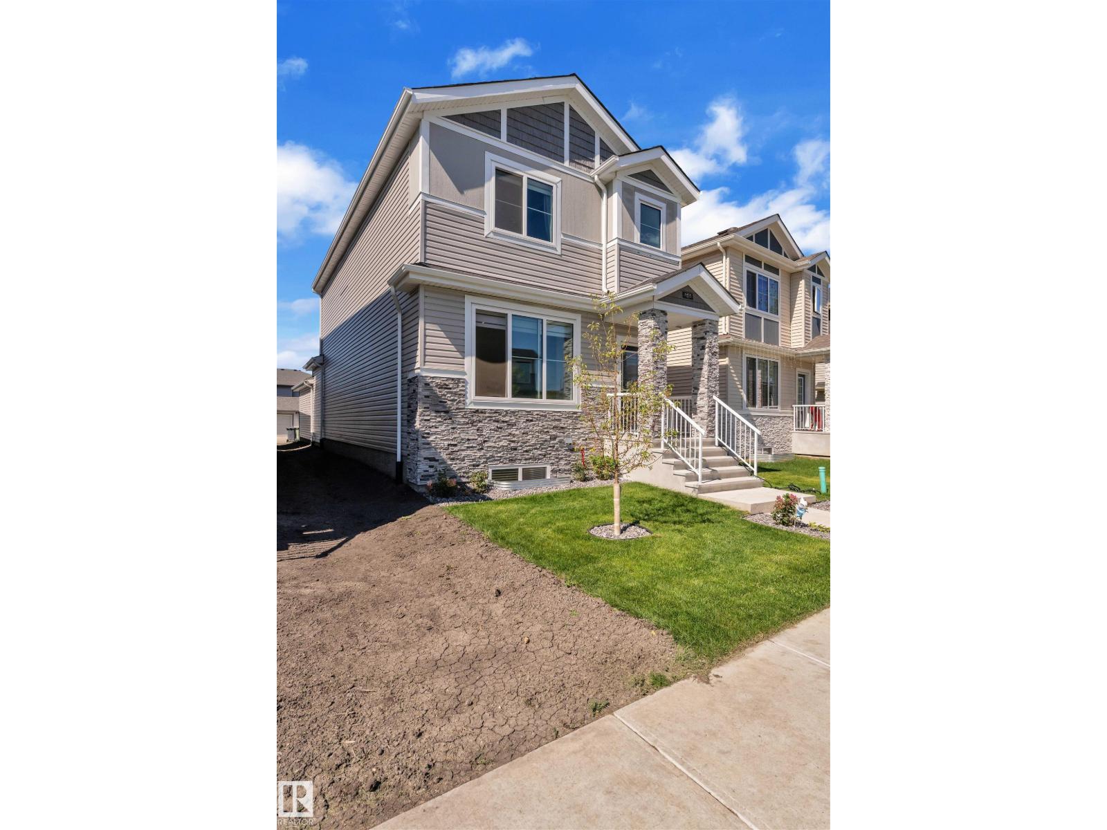 Photo 5 of 4409 37 St, Beaumont AB
