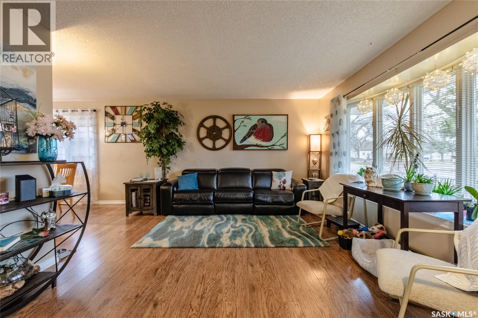 Photo 6 of 154 Coteau Street W, Moose Jaw SK