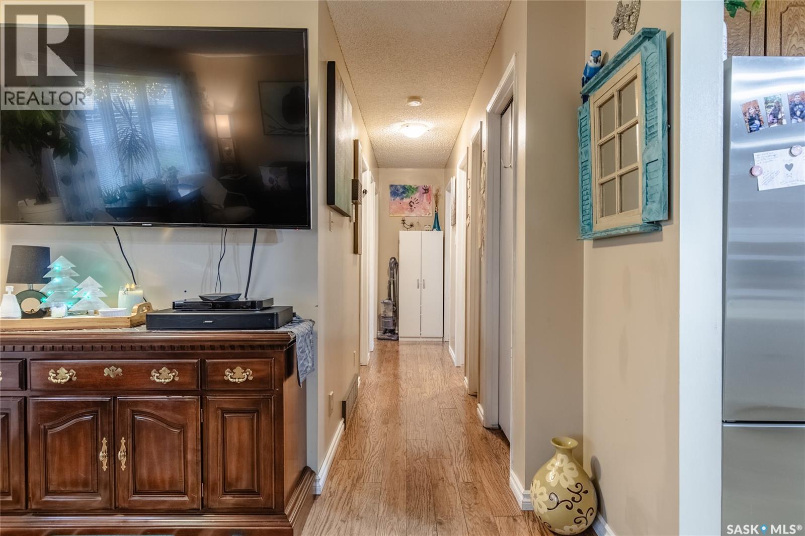 Photo 16 of 154 Coteau Street W, Moose Jaw SK