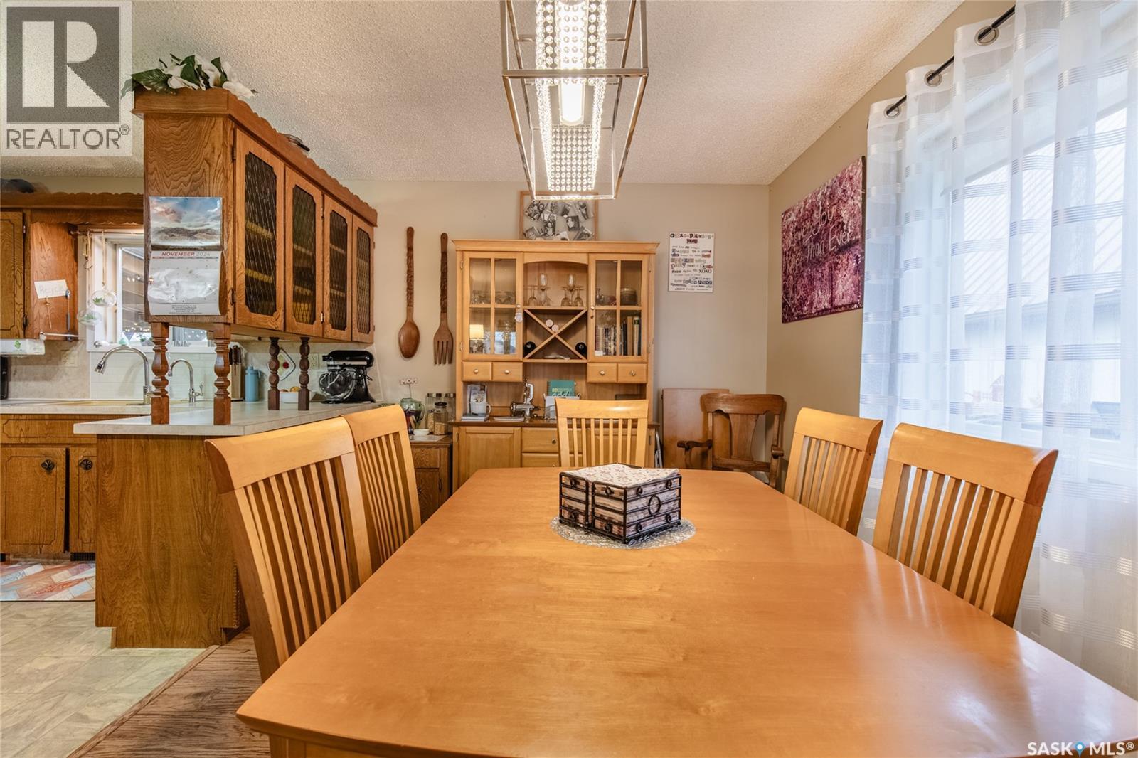 Photo 10 of 154 Coteau Street W, Moose Jaw SK