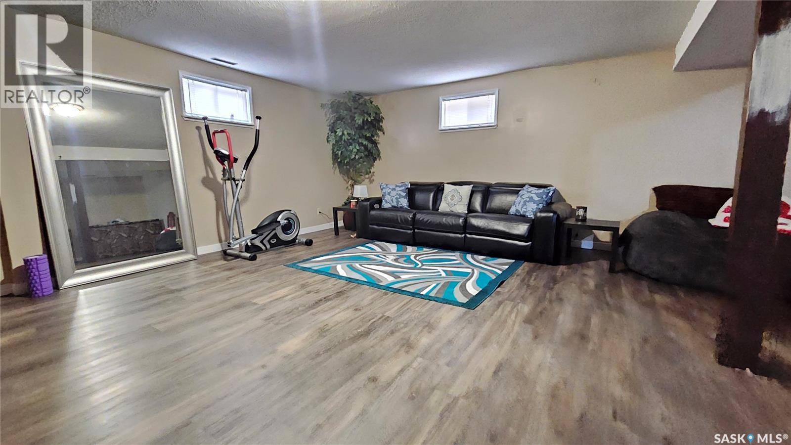 Photo 33 of 154 Coteau Street W, Moose Jaw SK