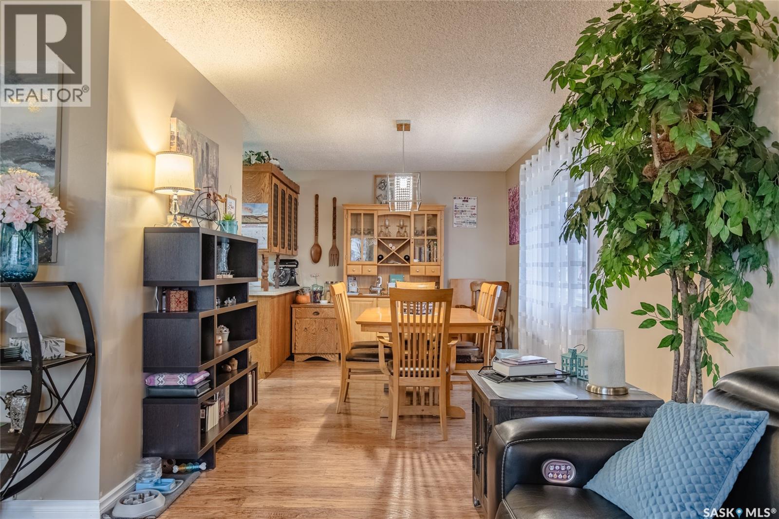 Photo 9 of 154 Coteau Street W, Moose Jaw SK