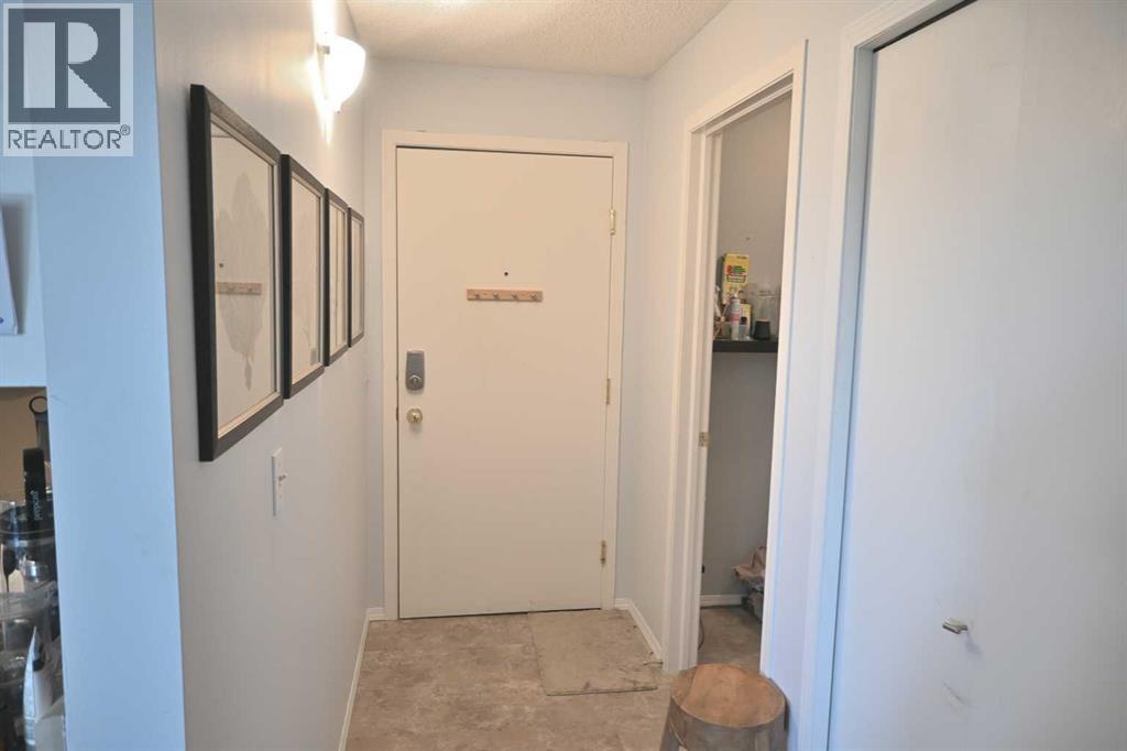 Photo 3 of 1408 A 604 8 Street Sw, Airdrie AB
