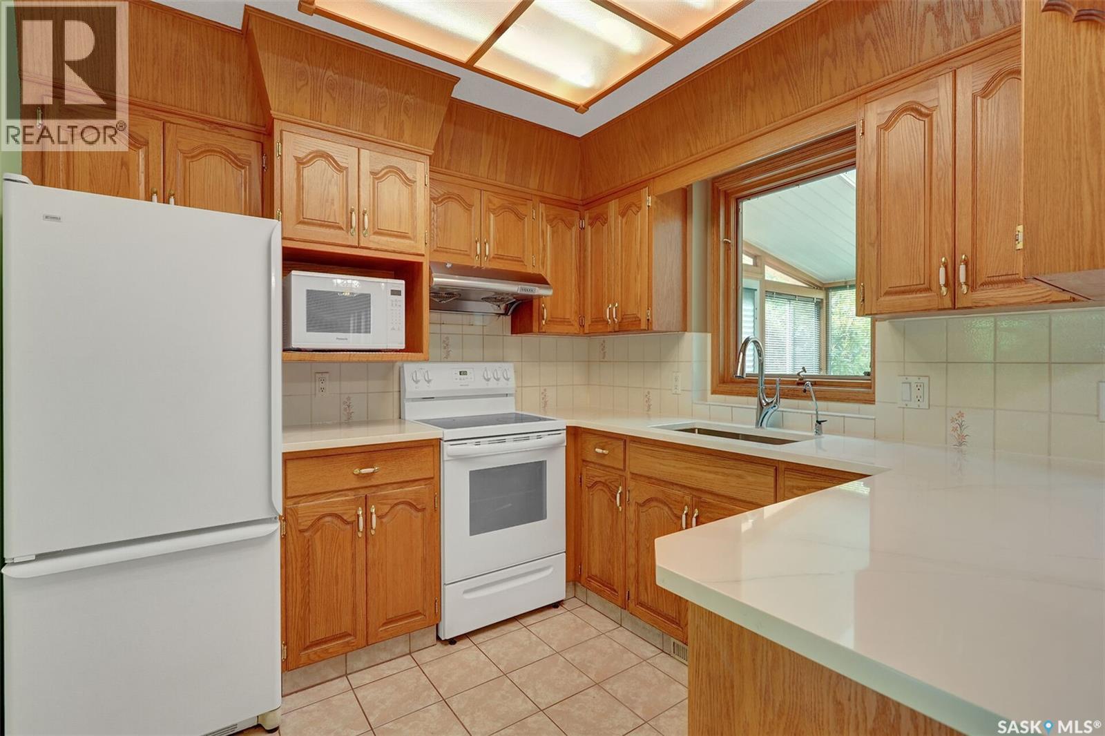 Photo 8 of 1430 Wascana Highlands, Regina SK