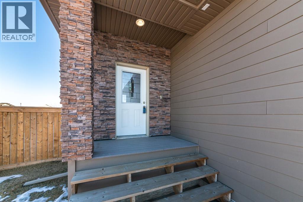 Photo 2 of 15 2715 73 Avenue, Lloydminster AB