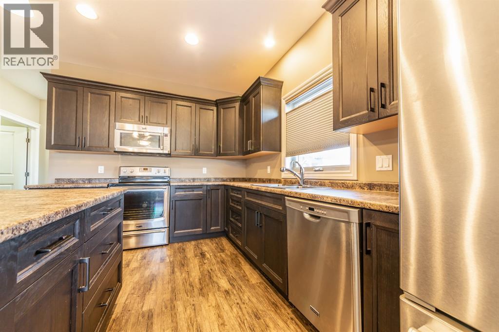 Photo 6 of 15 2715 73 Avenue, Lloydminster AB