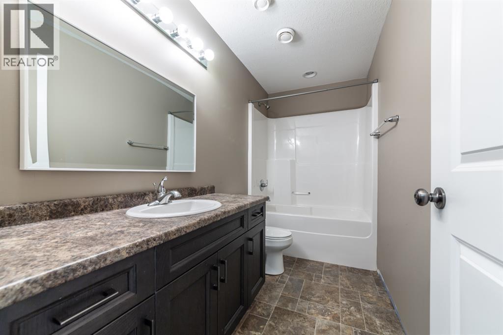 Photo 14 of 15 2715 73 Avenue, Lloydminster AB