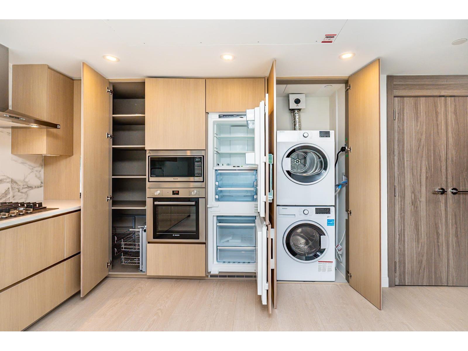 Photo 6 of 611 13778 100 Avenue, Surrey BC