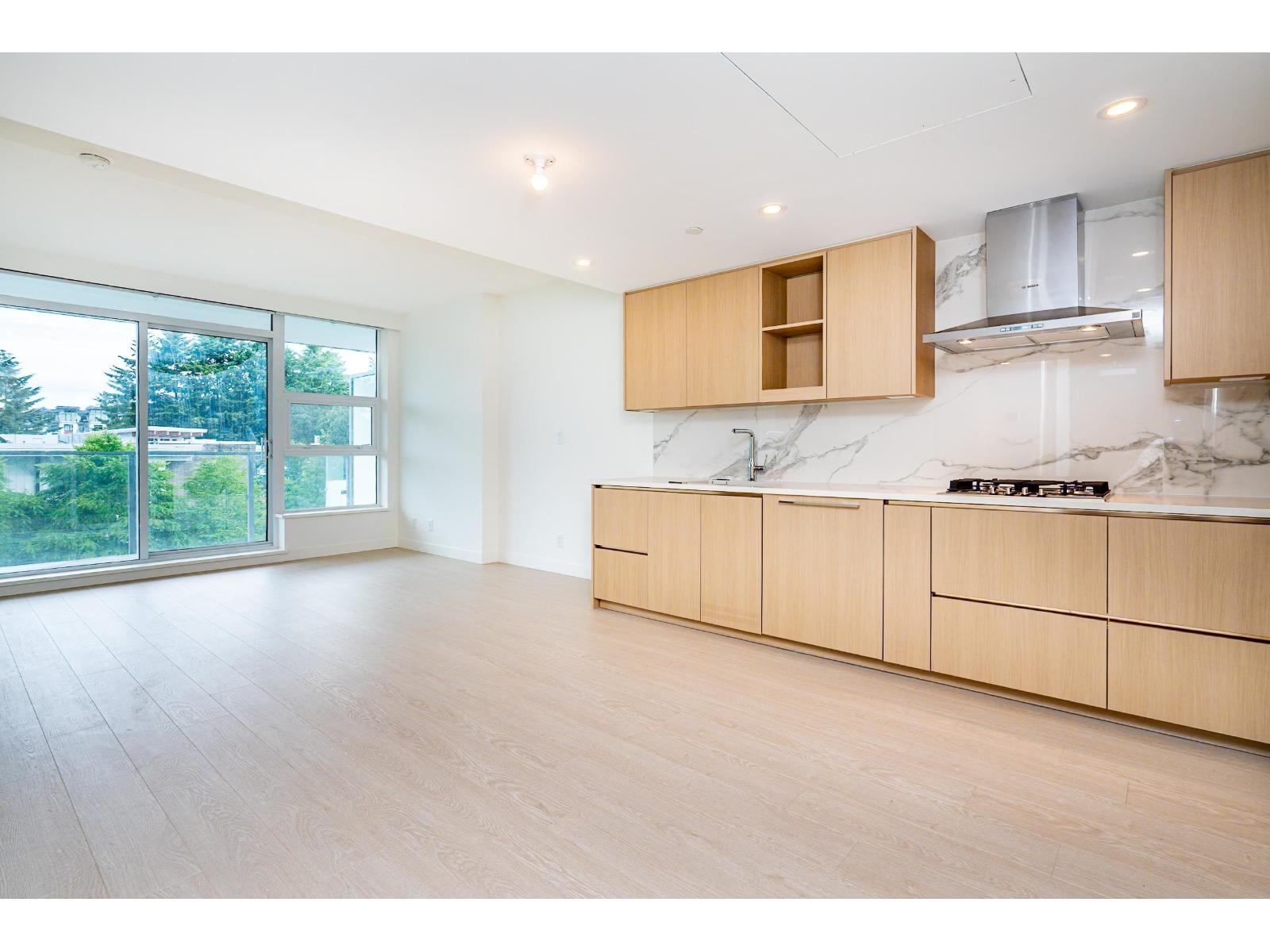 Photo 1 of 611 13778 100 Avenue, Surrey BC