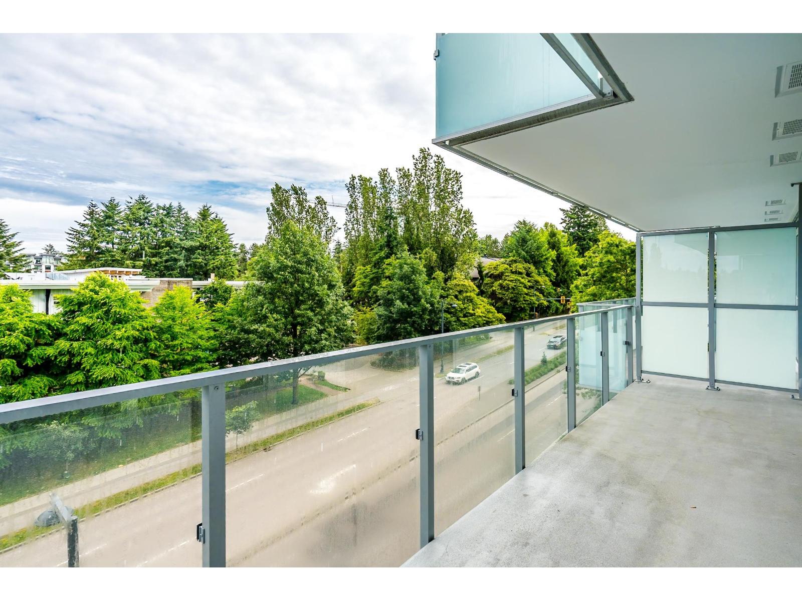 Photo 38 of 611 13778 100 Avenue, Surrey BC