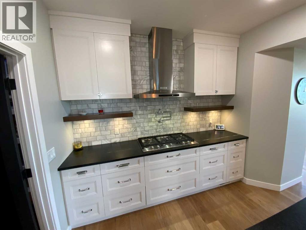Photo 10 of 1094 5 A Avenue Se, Three Hills AB
