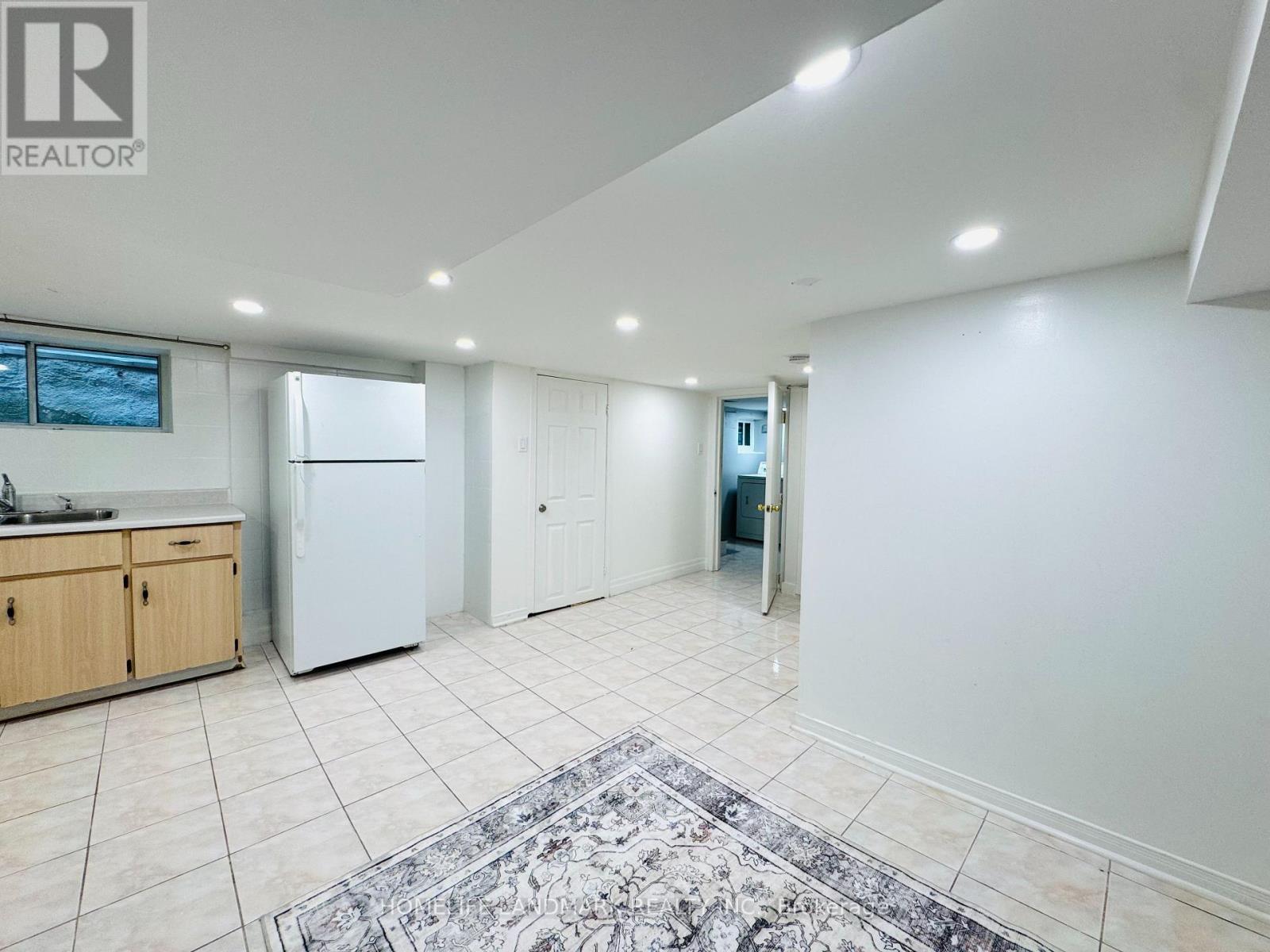 Photo 6 of Basement 149 Euclid Avenue, Toronto ON