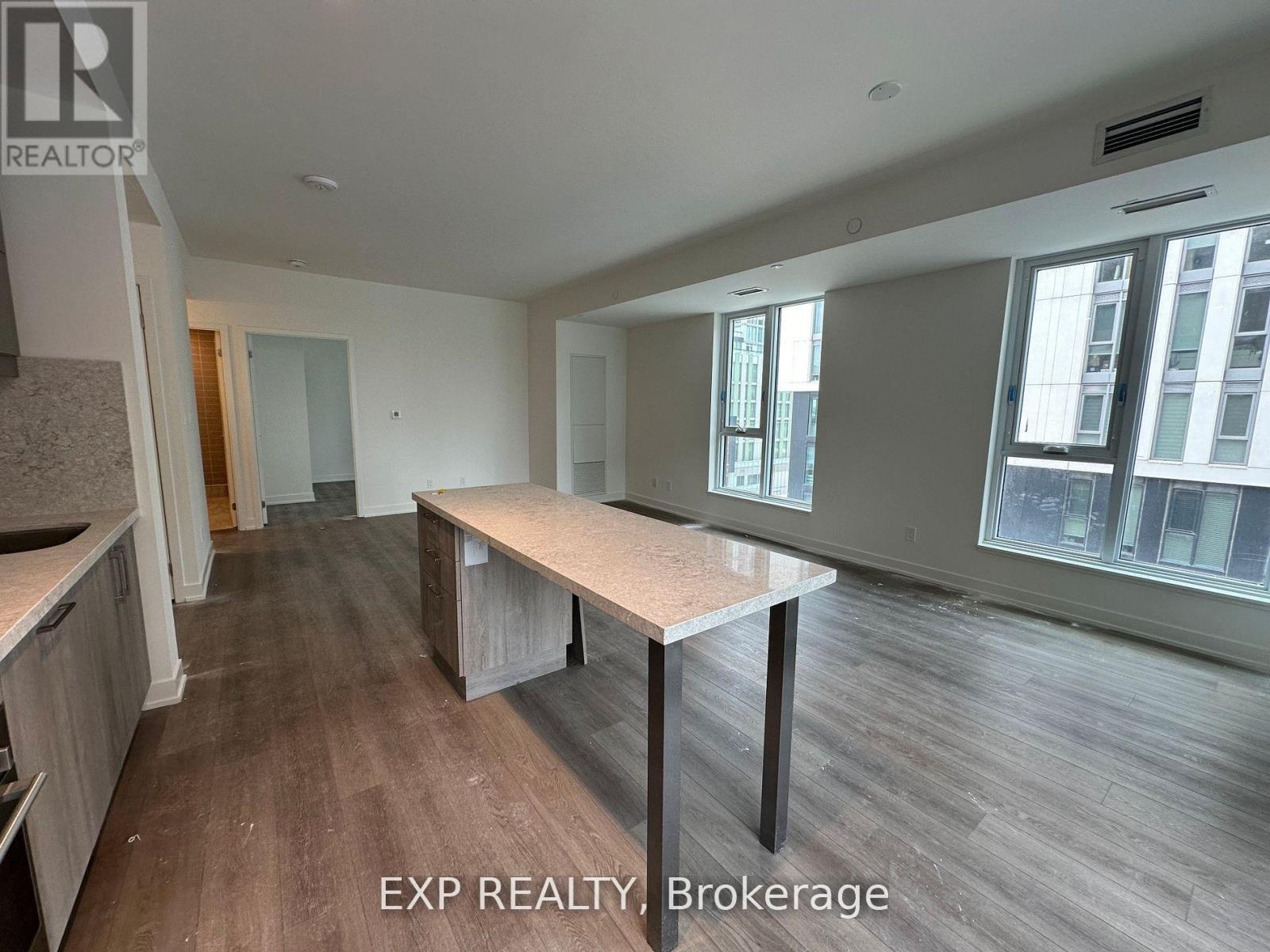Photo 7 of 618 38 Simcoe Promenade, Markham ON
