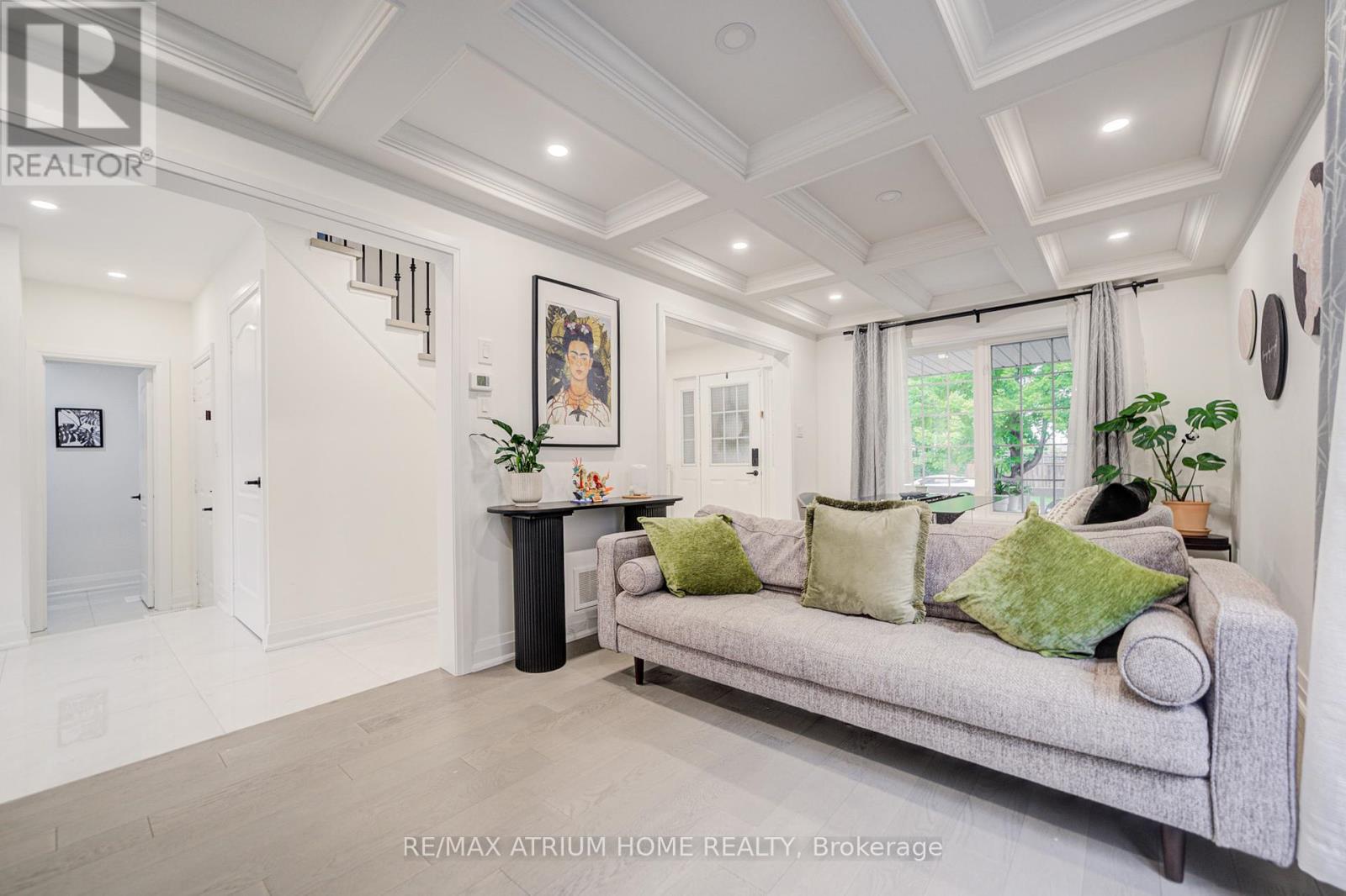 Photo 10 of 37 Landsdown Crescent, Markham ON