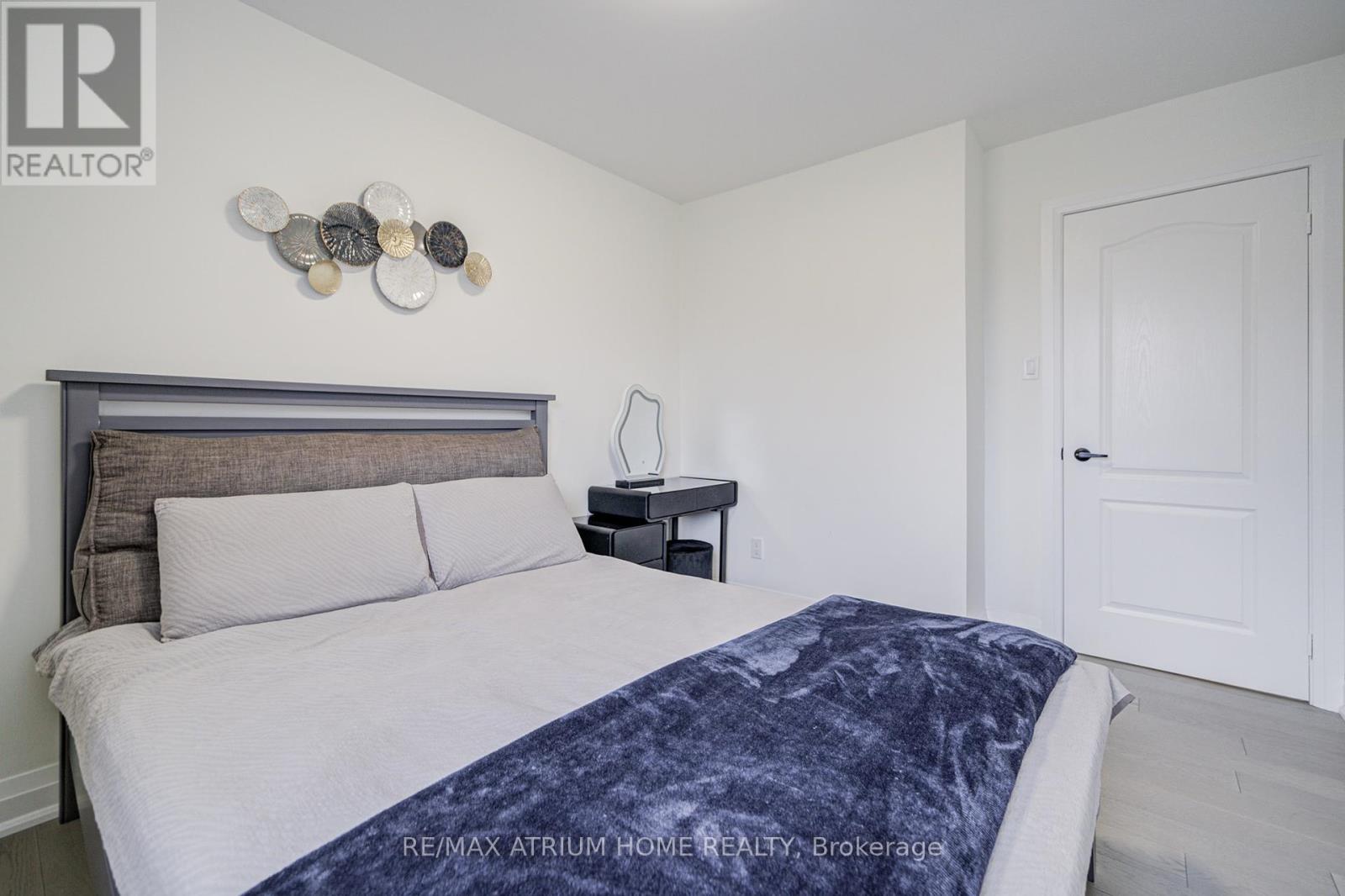 Photo 34 of 37 Landsdown Crescent, Markham ON