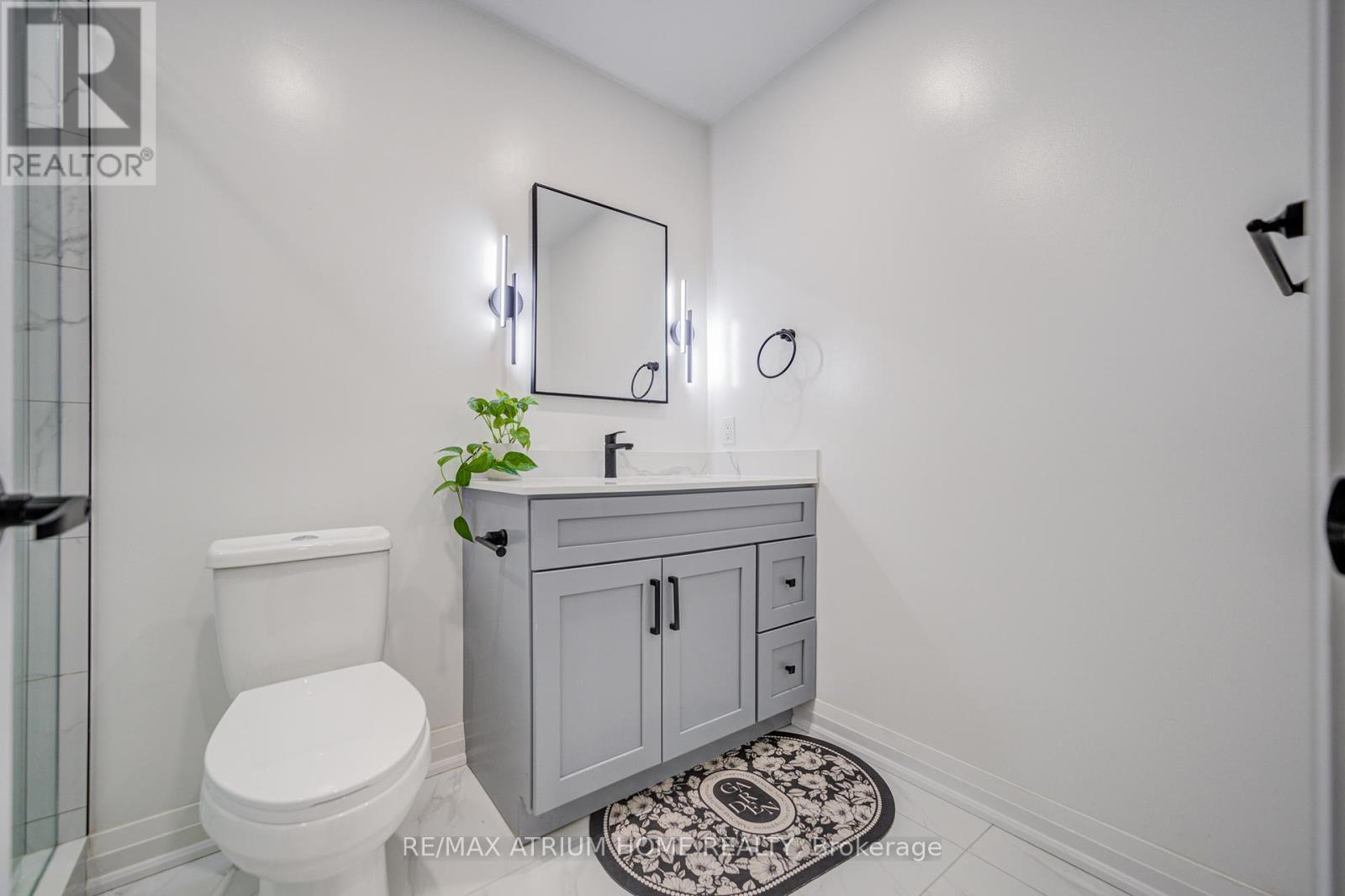 Photo 38 of 37 Landsdown Crescent, Markham ON
