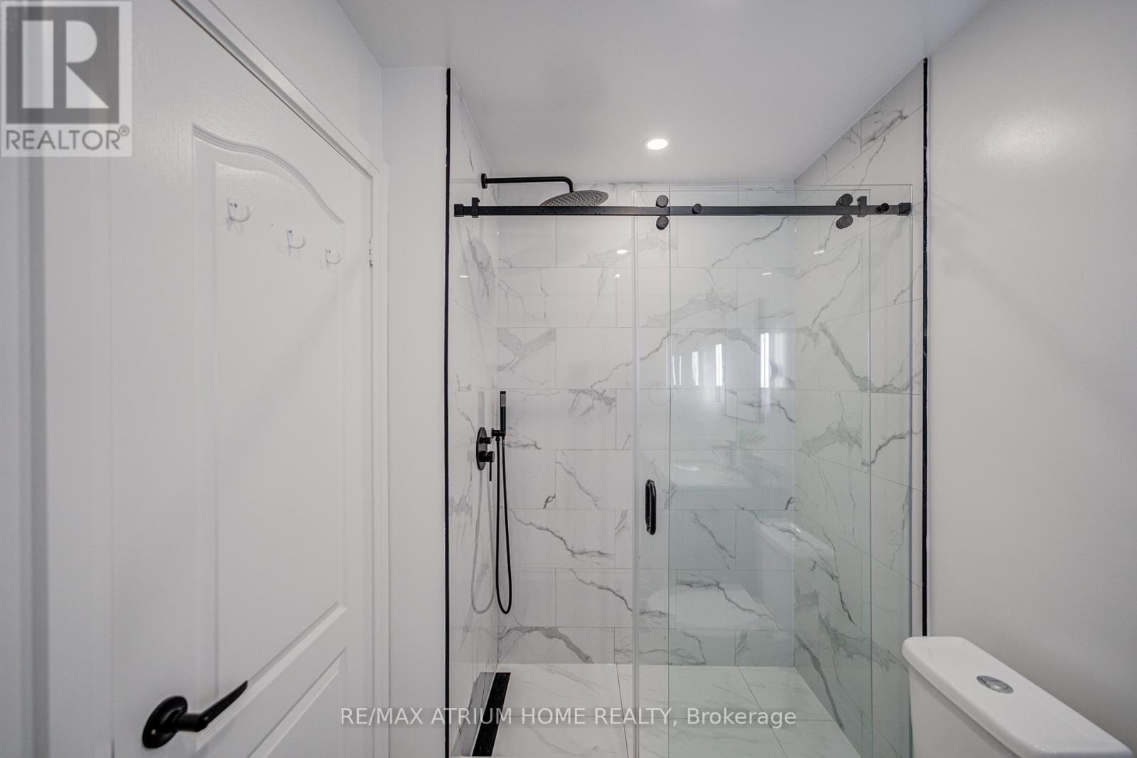 Photo 39 of 37 Landsdown Crescent, Markham ON
