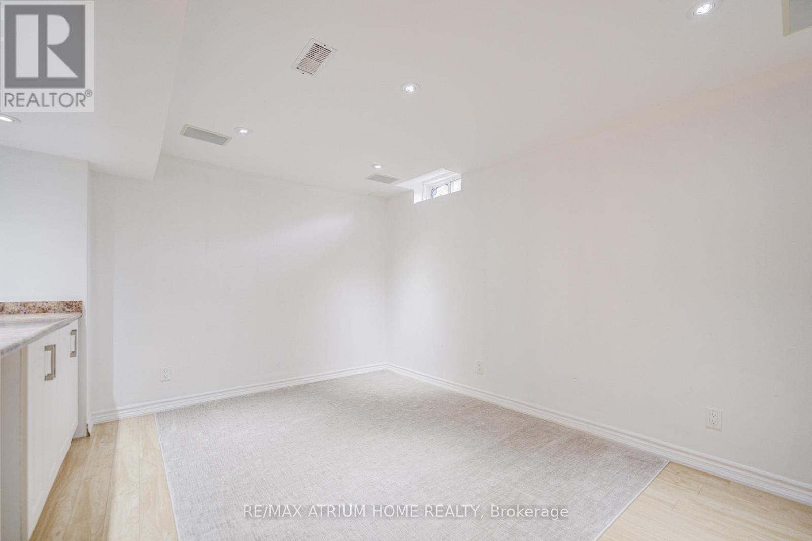 Photo 43 of 37 Landsdown Crescent, Markham ON