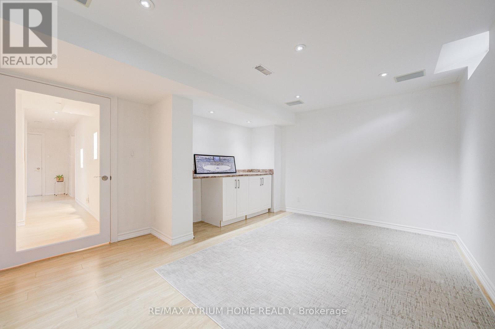 Photo 44 of 37 Landsdown Crescent, Markham ON