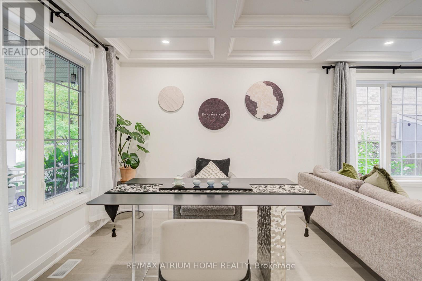 Photo 5 of 37 Landsdown Crescent, Markham ON