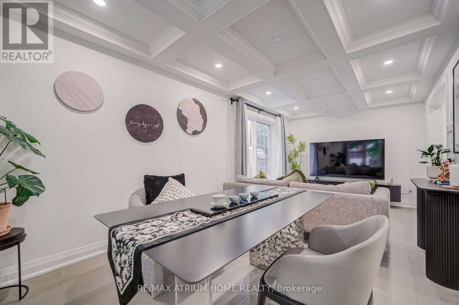 Photo 6 of 37 Landsdown Crescent, Markham ON