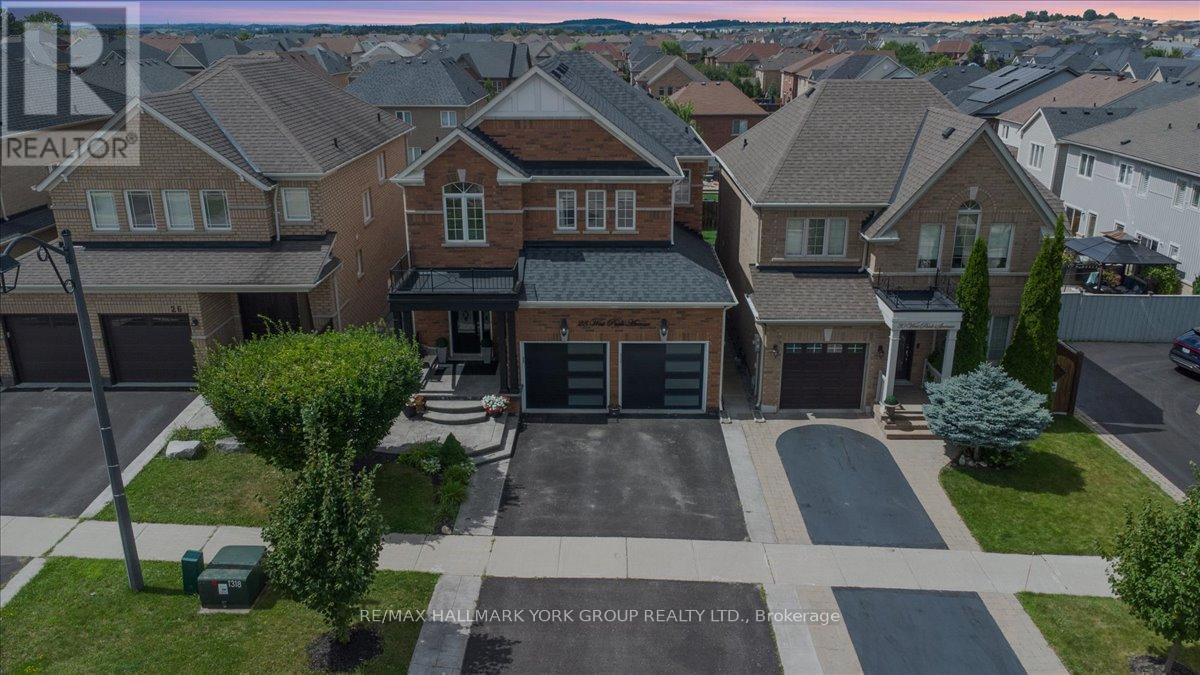 Photo 2 of 28 West Park Avenue, Bradford West Gwillimbury ON
