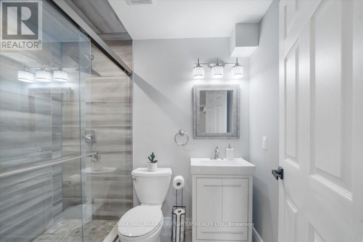 Photo 24 of 28 West Park Avenue, Bradford West Gwillimbury ON