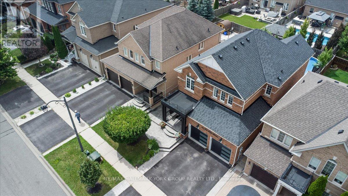 Photo 31 of 28 West Park Avenue, Bradford West Gwillimbury ON