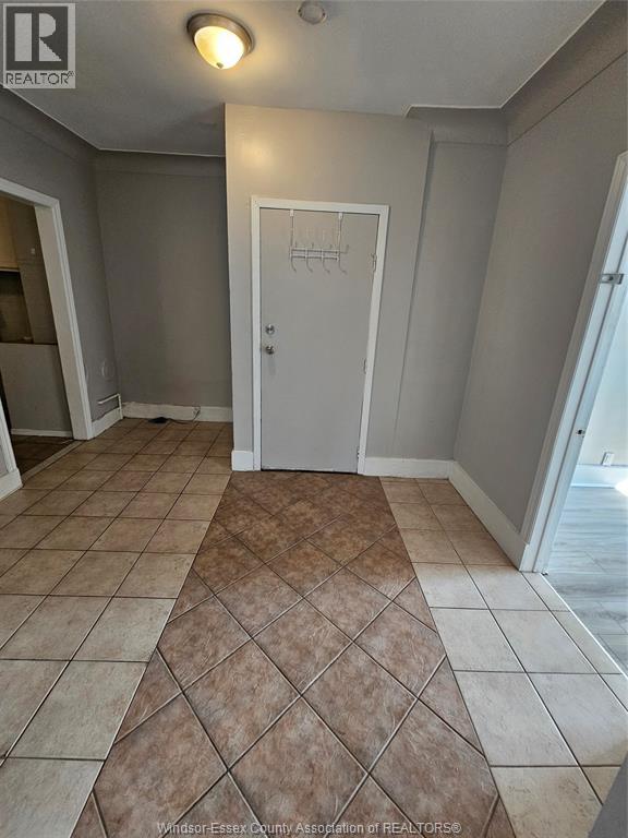 Photo 3 of 900 904 Elsmere Avenue Unit 902, Windsor ON