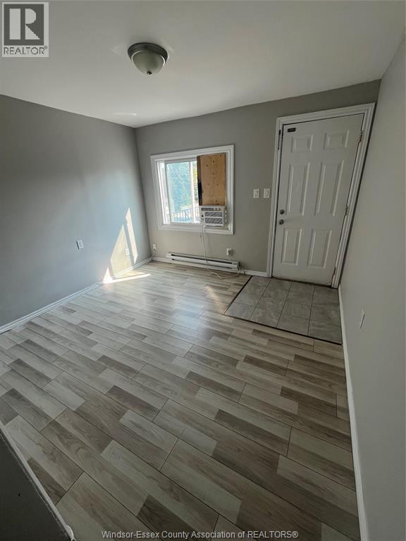 Photo 5 of 900 904 Elsmere Avenue Unit 902, Windsor ON