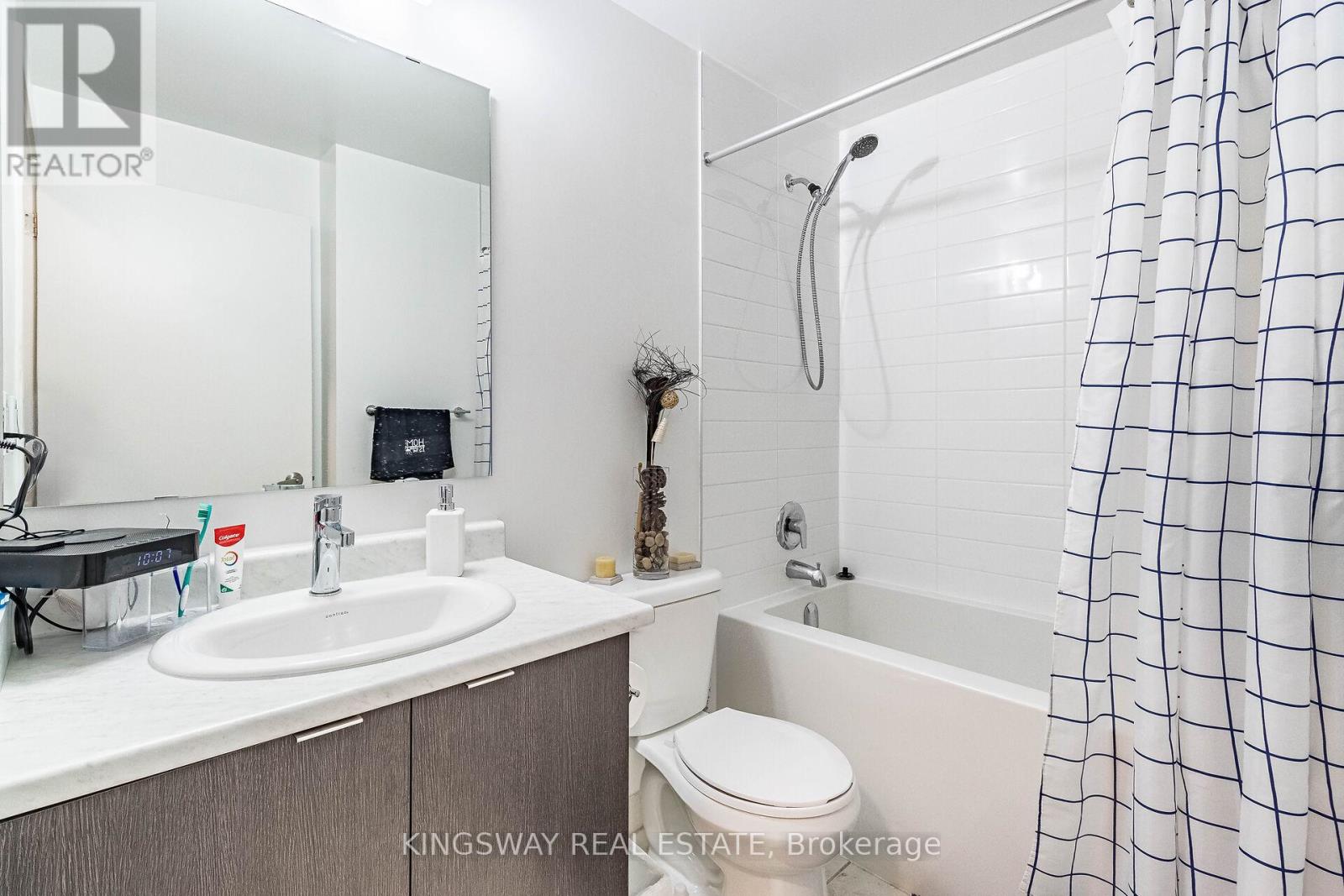 Photo 17 of 101 120 Canon Jackson Drive, Toronto ON