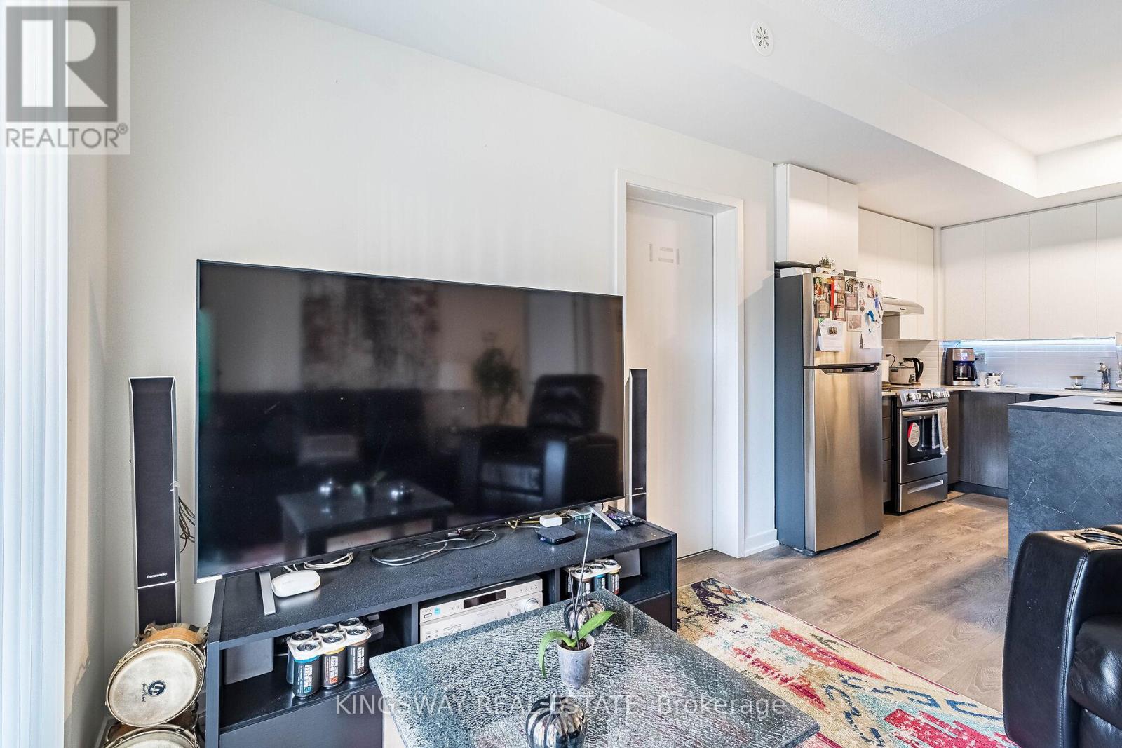 Photo 15 of 101 120 Canon Jackson Drive, Toronto ON