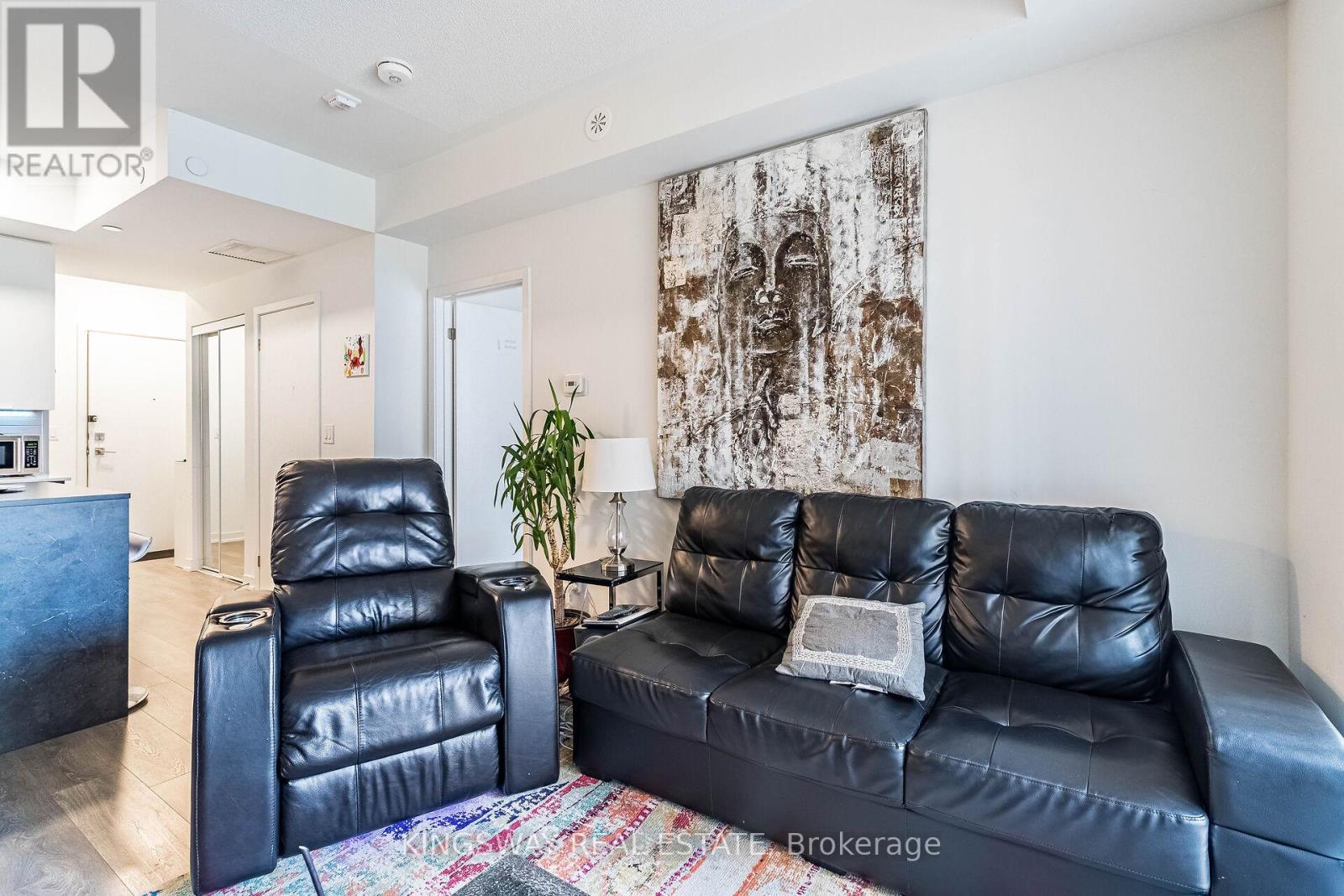 Photo 16 of 101 120 Canon Jackson Drive, Toronto ON