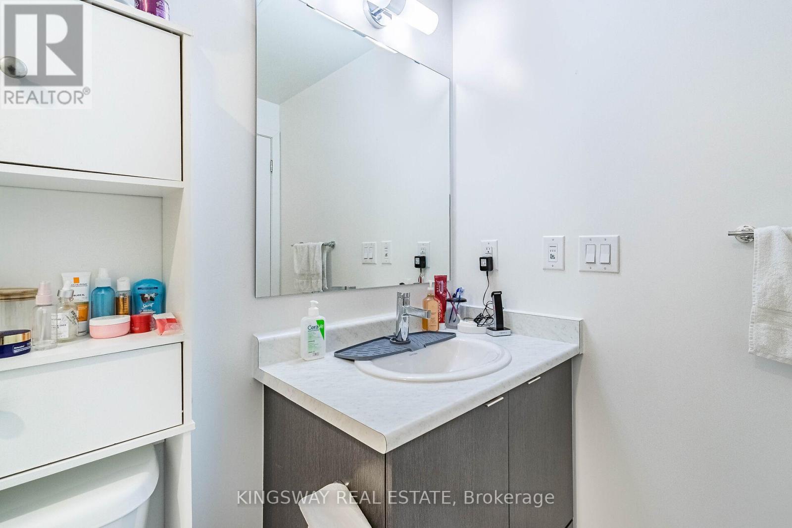 Photo 23 of 101 120 Canon Jackson Drive, Toronto ON