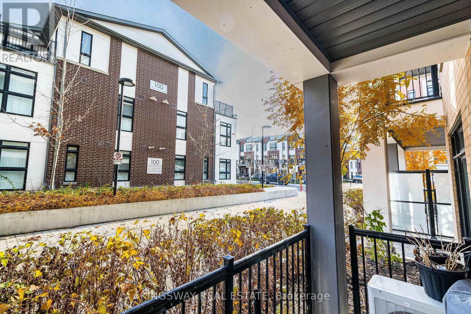 Photo 29 of 101 120 Canon Jackson Drive, Toronto ON