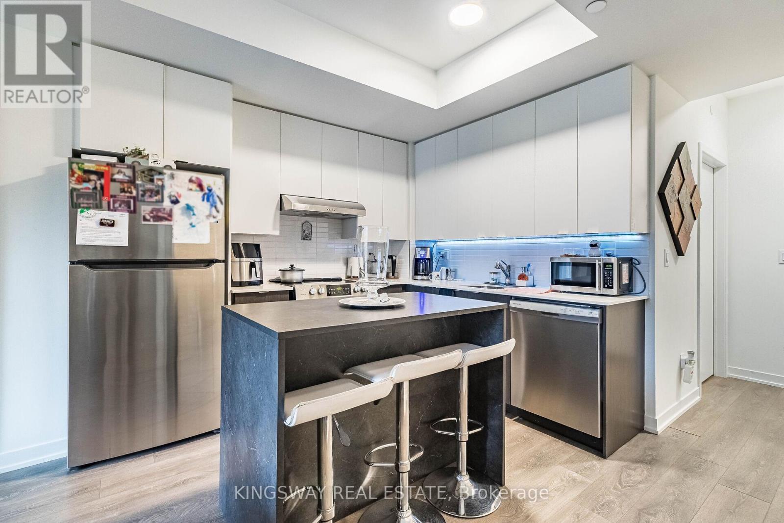 Photo 9 of 101 120 Canon Jackson Drive, Toronto ON