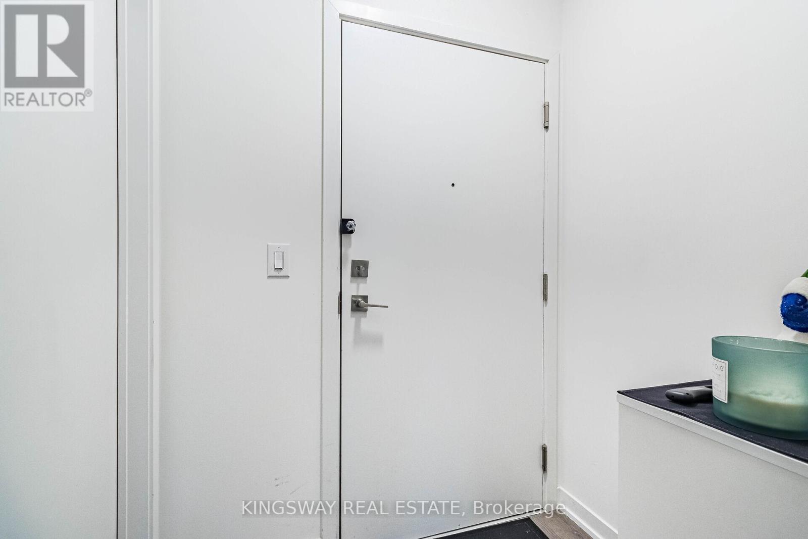 Photo 7 of 101 120 Canon Jackson Drive, Toronto ON