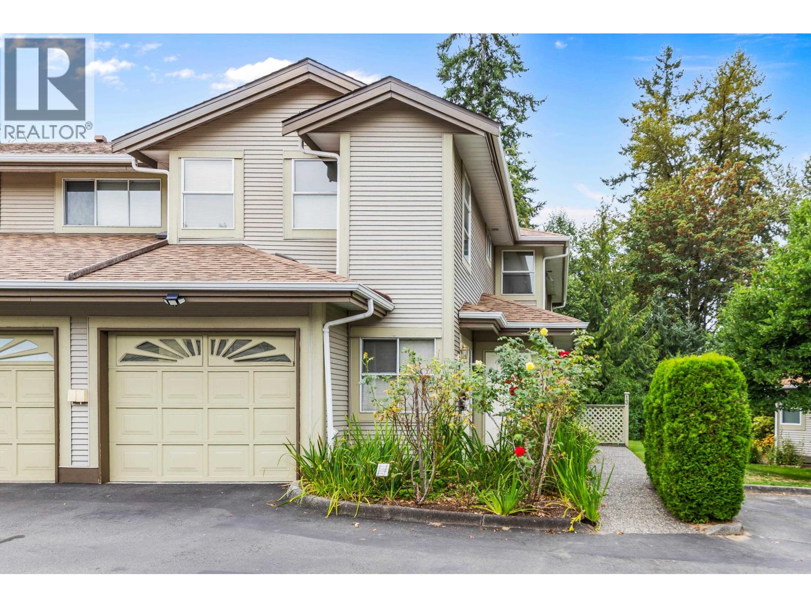 Photo 2 of 13 12071 232 B Street, Maple Ridge BC
