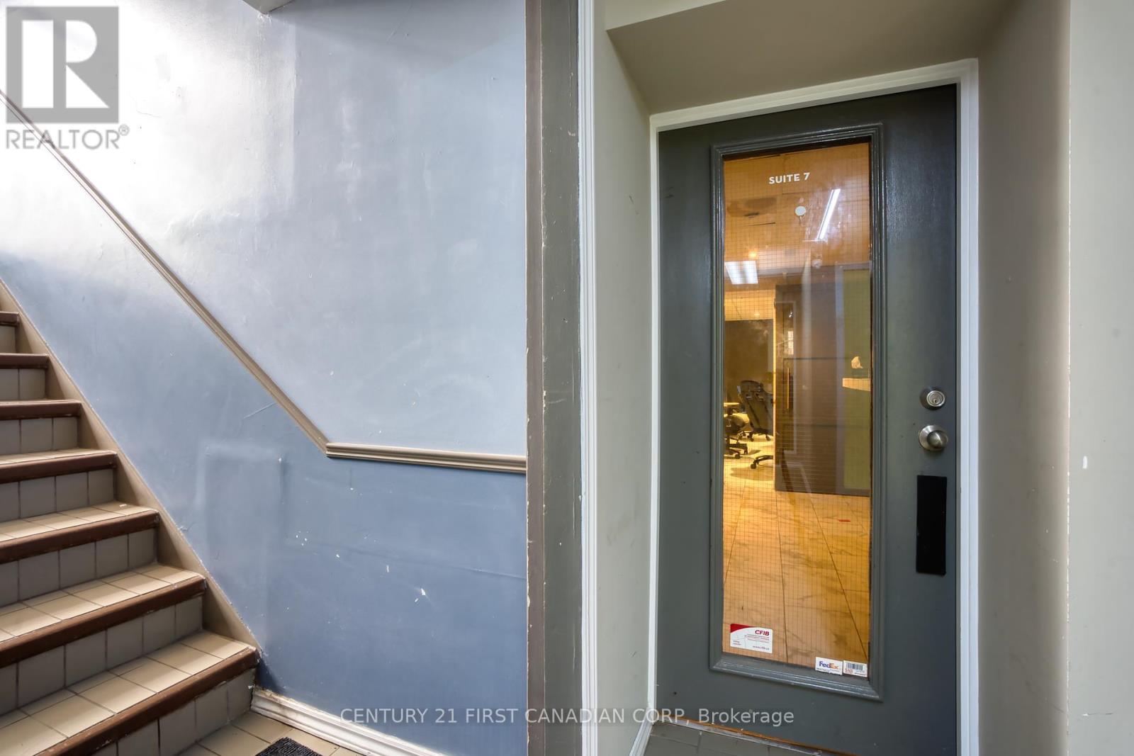 Photo 14 of Unit 4 7 89 Wharncliffe Road N, London North ON