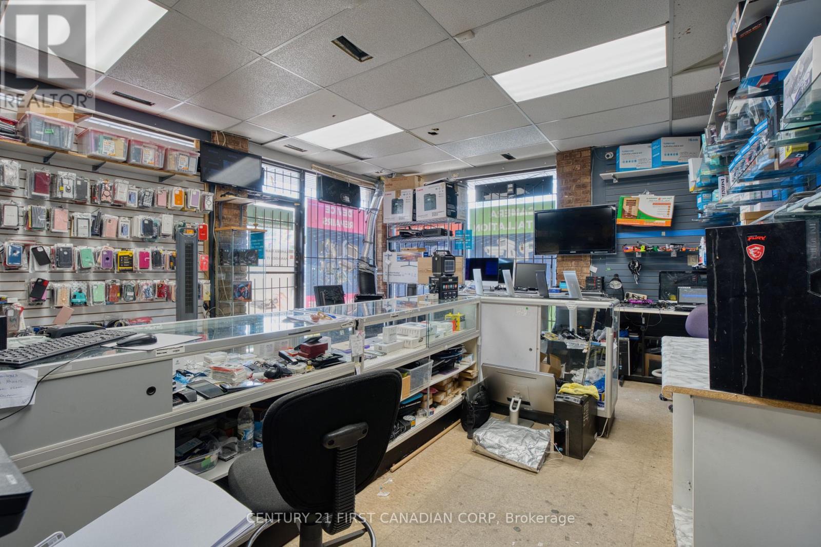 Photo 7 of Unit 4 7 89 Wharncliffe Road N, London North ON